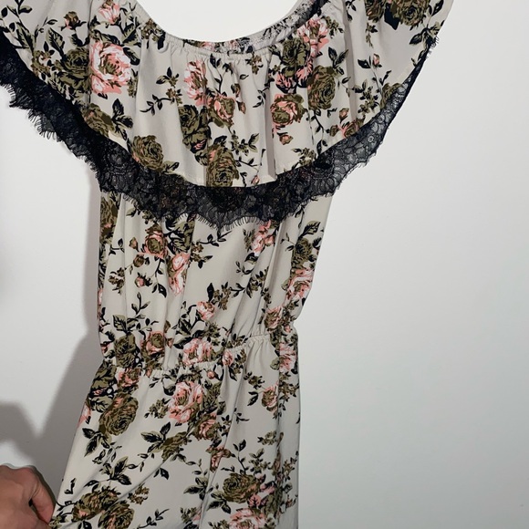 Floral Romper - Picture 4 of 6